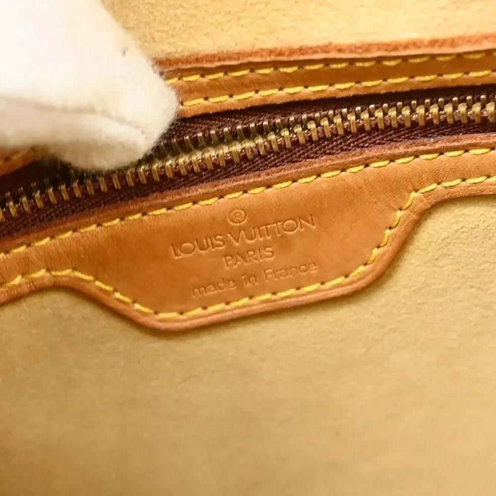 ✅AUTHENTIC✅LOUIS VUITTON LOOPING GM